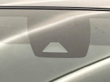 【トヨタセーフティセンス】走行中に前方の車両等を認識し、衝突しそうな時は警報とブレーキで衝突回避と被害軽減をアシスト。より安全にドライブをお楽しみいただけます。