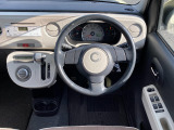 ●仕入れ段階で徹底したチェックを行い、厳しい審査にパスした車だけを展示・販売しています。弊社ではこれをプロチェックと呼び、数十の独自チェック項目に基づき、車の状態を調べ上げています。