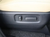 パワーシート搭載。微妙な調整が手軽にでき、ピッタリのポジションで運転することが可能です。