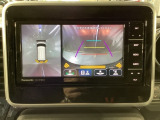 狭い場所での駐車やすれ違いなどでより的確な運転操作に役立つ360&deg;ビューモニターが装備されています。