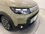 LEDヘッドライト&LEDフォグライトを装備。LEDヘッドライトはとても明るく、雨の日や夜間走行も安全・安心です。オートライトコントロール付きで周囲の明るさに応じて自動で点灯・消灯します。