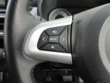 ステアリングスイッチで、手元で安全にオーディオ操作可能。