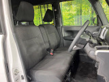 運転席シート廻りは使用感も少なく、良好な状態となっています。丁寧に使われていたことがよくわかりますね。