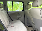 運転席側後部座席