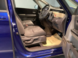 フィット感のあるシート。しっかりと支えてくれるので、長時間の運転を快適にサポートしてくれます。