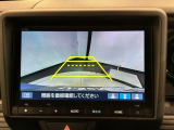 リバースギアに入れるだけで後方の表示へ切り替わります。夜間や雨の日の駐車も楽になりますよ。