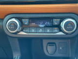 車内の温度管理がワンタッチで簡単に出来るのがオートエアコンです。これでいつでも快適ドライブが出来ますね!前席シートヒーター付き
