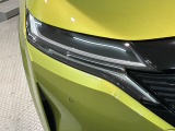 LEDヘッドライトは、点灯の瞬間から最大光量を発揮し、突然暗くなるトンネルなどでの安定感を高めます。