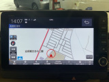 ダッシュボードに自然に溶け込むようにデザインされた純正メモリーナビゲーション。