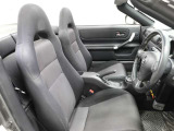 スタイリッシュな室内で運転もしやすいです♪使い勝手の良い配置も考えられています!!