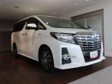 広々とした車内空間に優れた燃費性能。更にデザインも上質で人気のお車です!