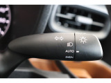 周囲の明るさを検知して自動でライトの点灯・消灯をしてくれるオートライトを装備。