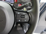 Hondaセンシングの機能のひとつ、アダプティブクルーズコントロール付!アクセルから足を離しても設定したスピードと前車との車間を保ち走行してくれます!車線維持もアシスト☆高速道路で疲労軽減ですね☆
