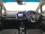 【前方視界】開放的な前方視界!運転がしやすく疲れにくいです♪窓が大きく、見通しがとっても良いおクルマですよ♪