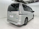 後ろから見ると車の印象も変わりますね♪