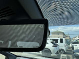 ★デジタルインナーミラー★車両後方カメラの映像をミラーに映すことで、後席に人や荷物があっても見ることができます!