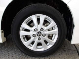 純正15インチアルミ!タイヤサイズは195/65R15です