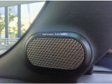 harman/kardon製 HiFi ラウド・スピーカー・システムを搭載しております。