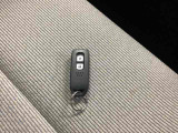スマートキーは荷物を持っている時でも、キーを取り出さずドアの施錠・開錠ができます。