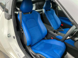 クッション性能が高く、程よく体をホールドしてくれるフロントシートなので、ゆったりとした運転を楽しんで頂けます。