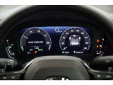 10.2インチデジタルグラフィックメーターで、速度表示やHonda SENSING作動表示などを、分かりやすく表示 見やすさを追求したメーターです。