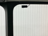 後方にもドライブレコーダーのカメラが付いています。前後両方でお車の周りを監視・記録いたします。