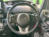 【純正革巻きステアリング】上質な革を使用することで、手にしっかり馴染みとても運転しやすいハンドルです♪