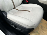 【パワーシート】電動なので、きめ細かい調整ができます!自分自身の運転姿勢に合わせた、適切なドライビングポジションが確保できます♪