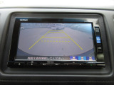 バックカメラの画像です。ガイドラインがスムースな車庫入れをサポートいたします!車庫入れの安心感がアップしますね☆