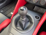 最近では少ないマニュアル車。6速シフトで走りも楽しめますね。
