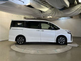 両側パワースライドドア付きだから、狭い駐車スペースなどでの 乗り降りラクラク!小さなお子さまのいるご家庭には嬉しい装備。