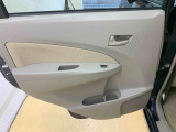 お車の状態をしっかりとお伝えするために1台の車両に付き40枚以上の画像を用意しております。外装はもちろん、室内の装備やお車の特徴などごらんください。