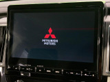 【大画面ナビ】人気の大型10インチナビを装備。存在感のある大画面はインパクト大!ナビ利用時のマップ表示は見やすく、テレビやDVDは臨場感がアップ!いつものドライブがグッと楽しくなります♪