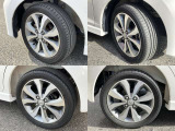 165/55R15 純正アルミホイール装着。