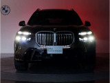 【キドニーグリル】BMWは約90年もの間、ほぼ全ての車両にひと目でBMWだと分かるこの特徴的なフロントグリルが備えられ、デザイン・アイコンとして親しまれてきました。