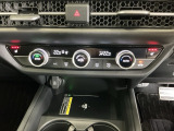 運転席/助手席シートヒーターで寒い日もすぐに温かくなり快適に過ごせます。3段階の温度調整が可能です