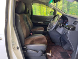 運転席シート廻りは使用感も少なく、良好な状態となっています。丁寧に使われていたことがよくわかりますね。