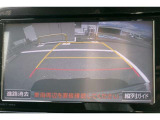 バックガイドモニターで、後方を確認しながら安心して駐車することができます。運転初心者も熟練者も必須の機能ですよ!