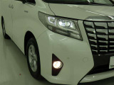 フォグランプ装着車です。暗い夜道の車両前方を明るく照らします