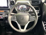【純正革巻きステアリング】上質な革を使用することで、手にしっかり馴染みとても運転しやすいハンドルです♪