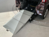 【Tanto Sloper】乗る人、使う人みんなの笑顔をサポートする、頼れるマルチプレーヤー。車いすのまま乗るとき、車いすで乗らないとき、どちらでも乗り降りしやすく日常使いも便利です。