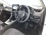 すっきりとしたデザインの内装は、さすがトヨタ車の上品さを感じます。