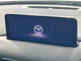 【メーカー純正ナビ】インテリアに溶け込むスタイリッシュな「専用設計」メーカーナビを装備♪視認性や操作性など基本性能にも優れ、より上質なカーライフをお楽しみいただけます。