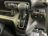 発進時から滑らかに加速する無段階変速のCVTはストップ&ゴーの多い街の中も快適です