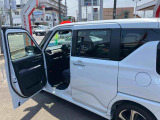 納車前にはプロのメカニックが点検、整備を行いますので安心してお乗り頂けます!!