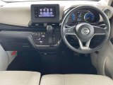 運転席周りも視界もよくハンドルも軽い取り回しなのですごく運転がしやすい車です。