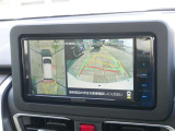 バックモニター(黄色いガイドラインのお陰で、駐車がしやすいです。真上から見下ろしたアングル付きです)