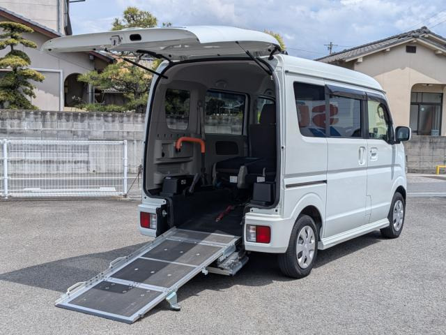 エブリイワゴン ウィズ 車いす移動車 左右分割式リアシート付