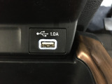 充電用USBジャックも付いています。