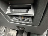当社で使用しておりました試乗車アップの一台となっております♪内外装共に程度良好♪ナビやETC、純正フロアマットも装備済み!是非この機会にご検討下さい♪